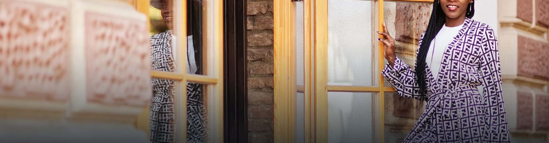 african women in the tourism