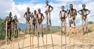 banna tribe stilts