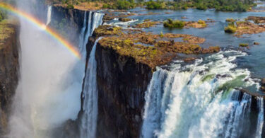 Zimbabwe: Victoria Falls, arts and crafts scene etc.