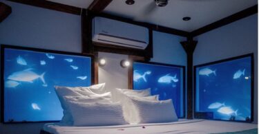 manta resort underwater room price
